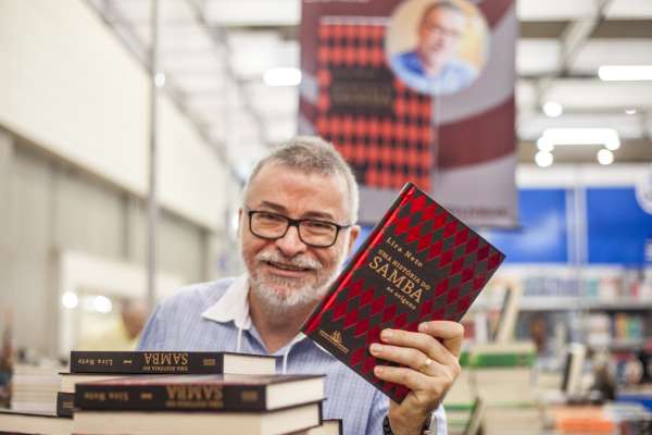 #CearádeAtitude: Bienal do Ceará tem curadoria de um dos maiores biógrafos do Brasil