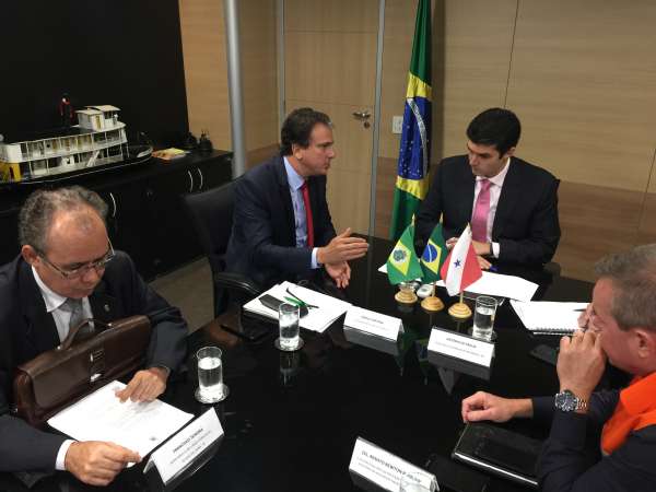 Em Brasília, governador trata da retomada das obras da transposição e recursos para o Ceará
