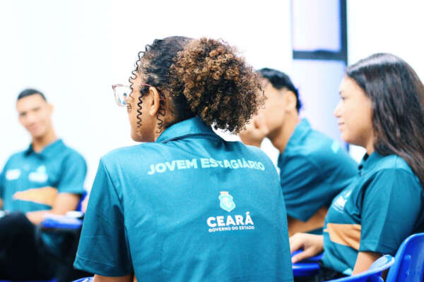Seinfra firma contrato com IEL Ceará para programa de estágio remunerado