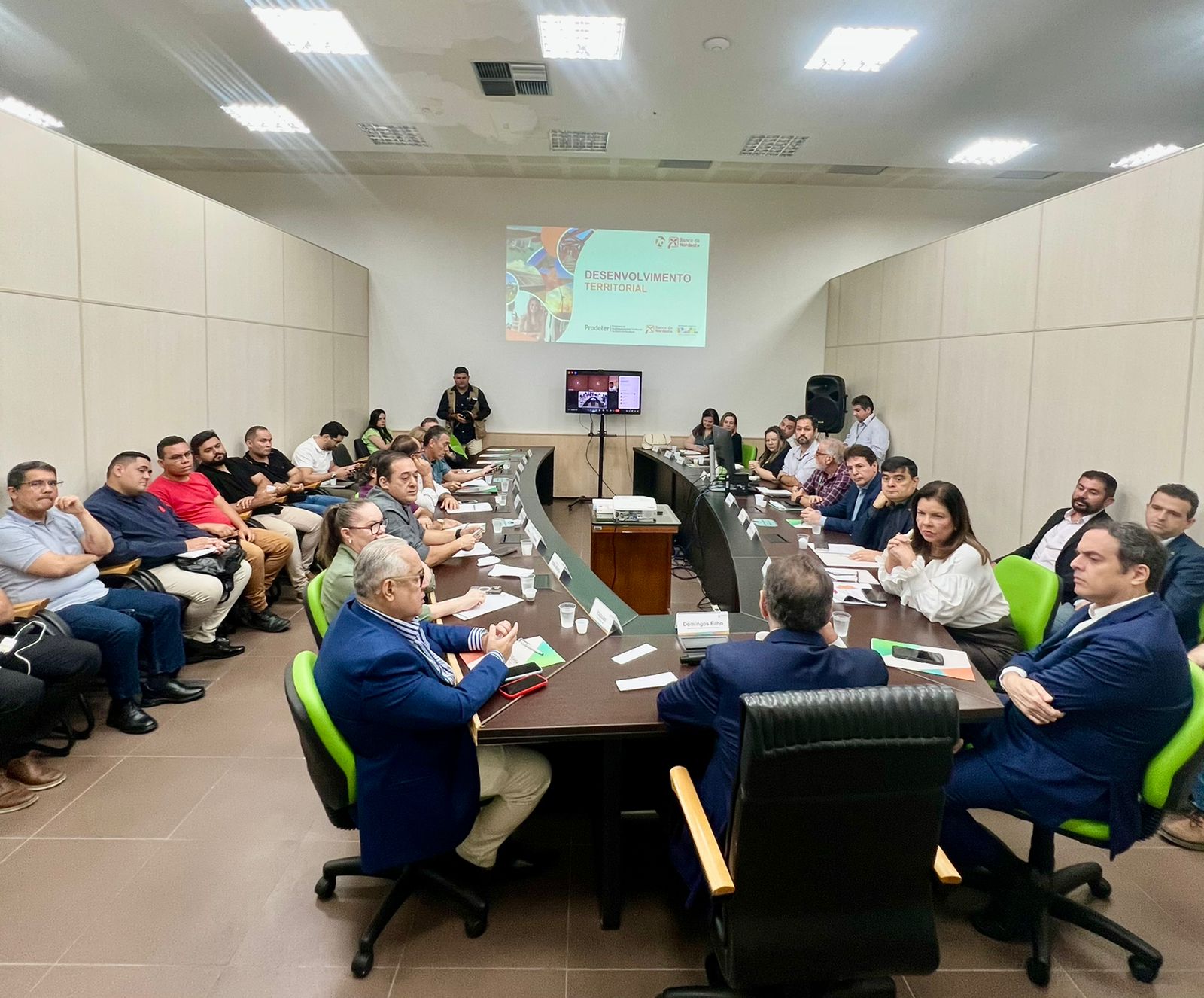 SDE e BNB alinham estratégias para atuação do Consórcio de Desenvolvimento Econômico e Sustentável do Sertão dos Inhamuns