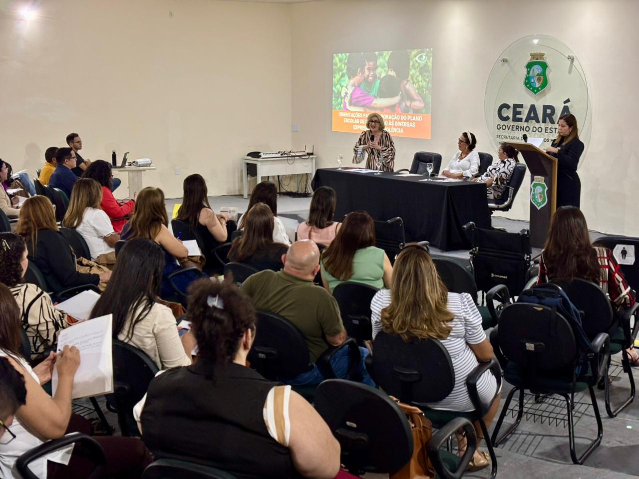 Projeto Conexões Pacíficas: formação presencial para conselheiros municipais de educação aconteceu na Sedih nesta terça-feira (4)