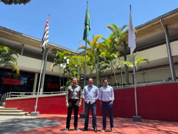 Presidente da Adece visita Senai Ipiranga Automobilística em São Paulo, referência do segmento no Brasil