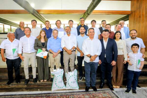 “Oportunidade de ouro”: Governo do Ceará distribui sementes de algodão a municípios para apoiar revitalização da cotonicultura