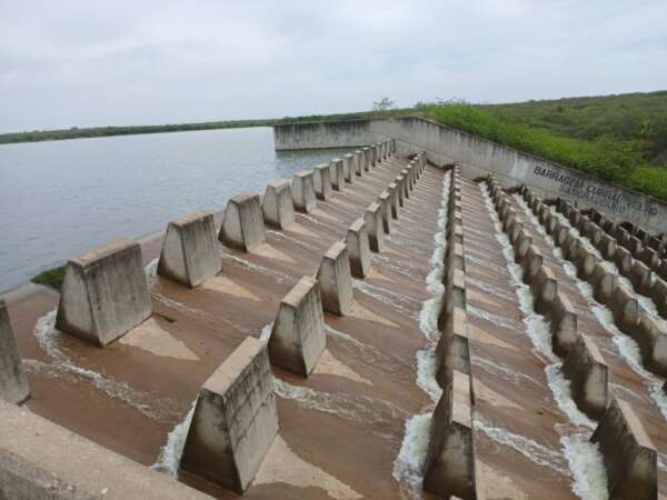 Açude Curral Velho é o primeiro reservatório do Ceará a sangrar em 2026