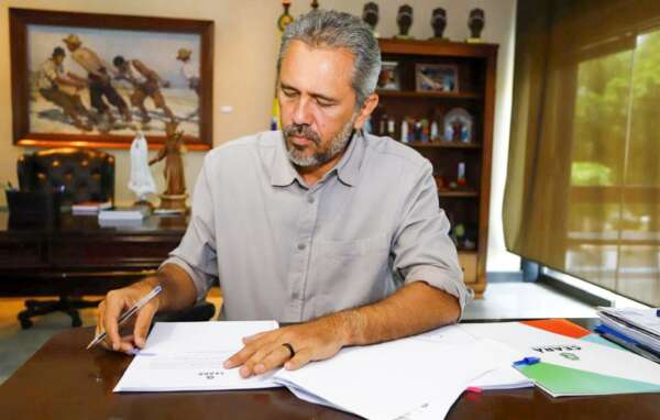 Governo do Ceará institui Programa Estadual de Apoio Humanitário ao Traslado e Sepultamento Digno