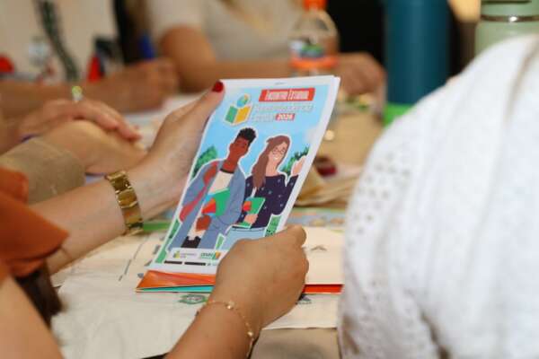 Encontro da Superintendência Escolar debate papel da liderança pedagógica intermediária