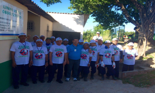 Colaboradores da Ceasa vestem a camisa da campanha “Todos contra o Mosquito”.