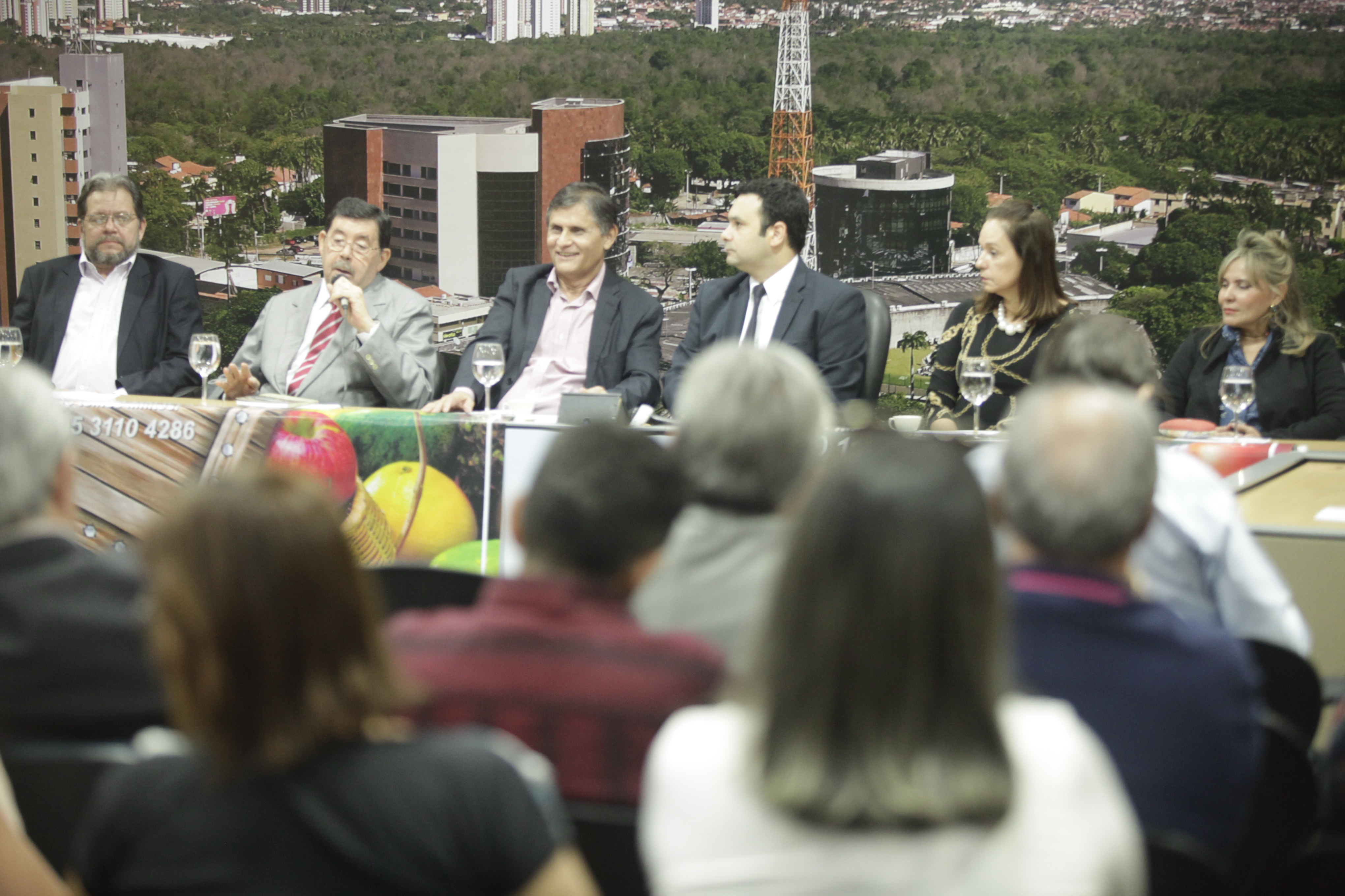 Odálio Girão lança livro sobre o mercado de hortifrutigranjeiros
