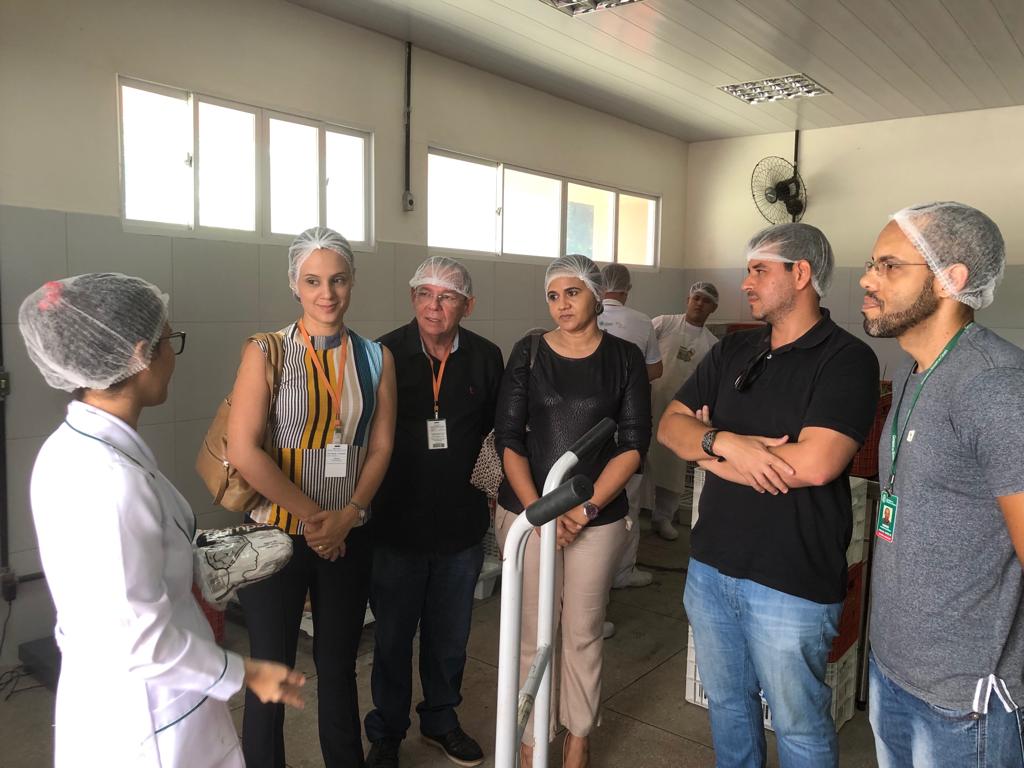 Fábrica do Mais Nutrição recebe visita de profissionais do Nutec