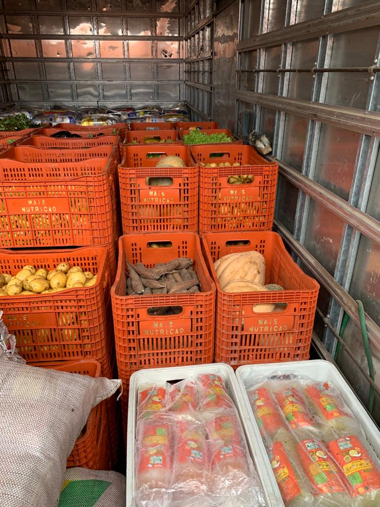 Crateús e Quiterianópolis recebem 15 toneladas de alimentos do Mais Nutrição
