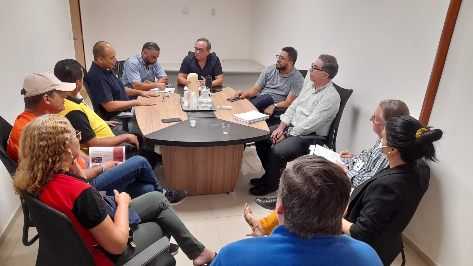 Ceasa-CE, Assucece e sindicatos dos trabalhadores reúnem-se para tratarem sobre 1º de maio