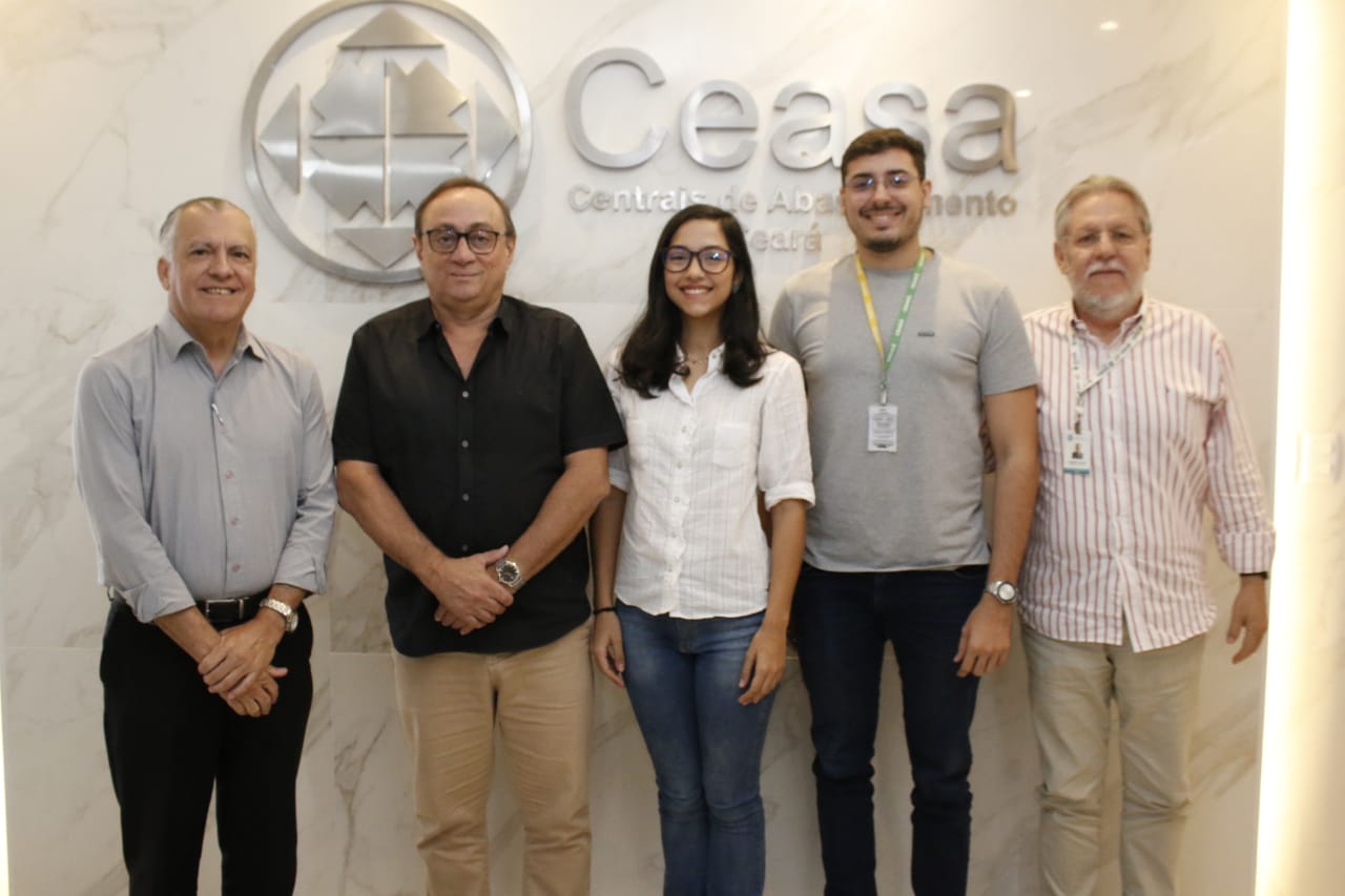 Presidente da Ceasa-CE discute economia de energia elétrica com equipe da Seinfra