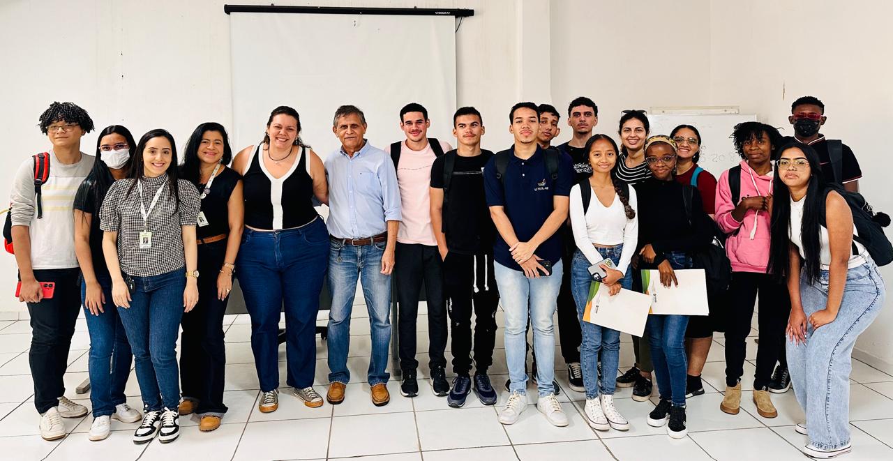 Ceasa-CE recebe visita de alunos da Unilab