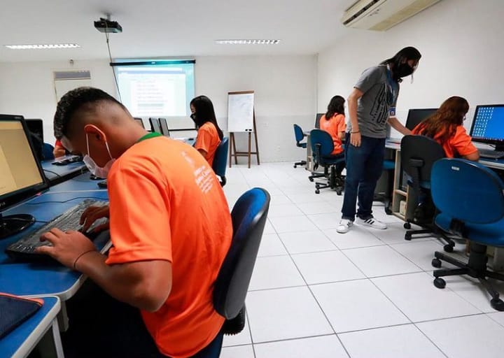 Ceará Educa Mais: projeto que eleva aprendizagem de estudantes da rede pública é aprovado na AL
