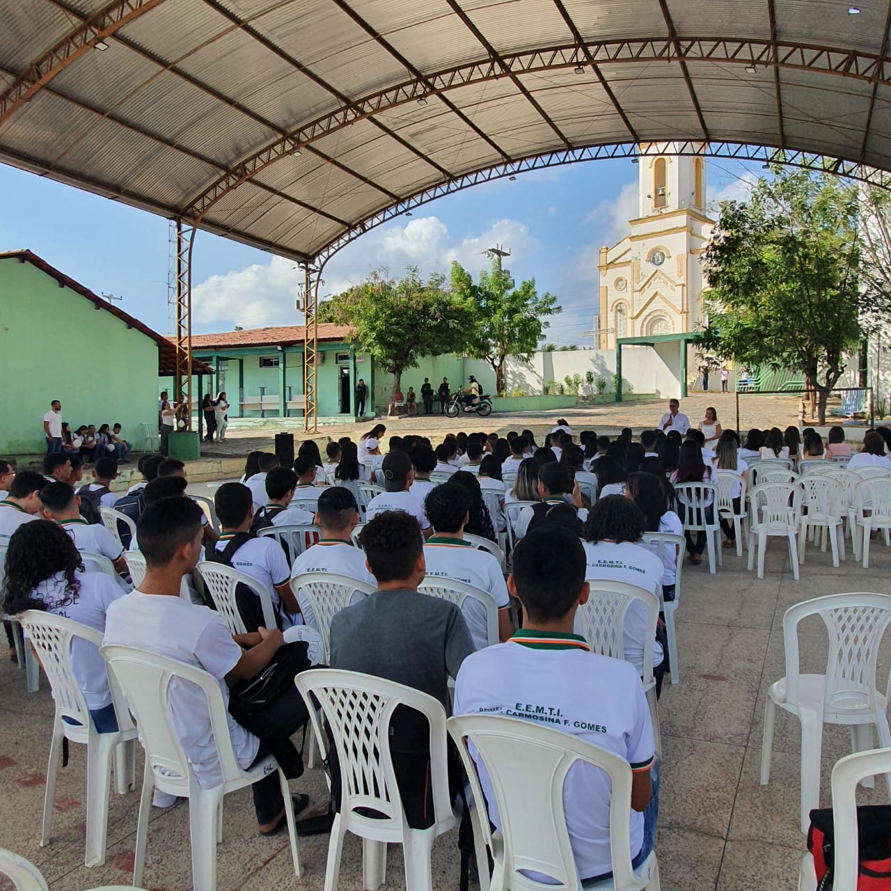 Conselheira do CEE desenvolve círculos de paz