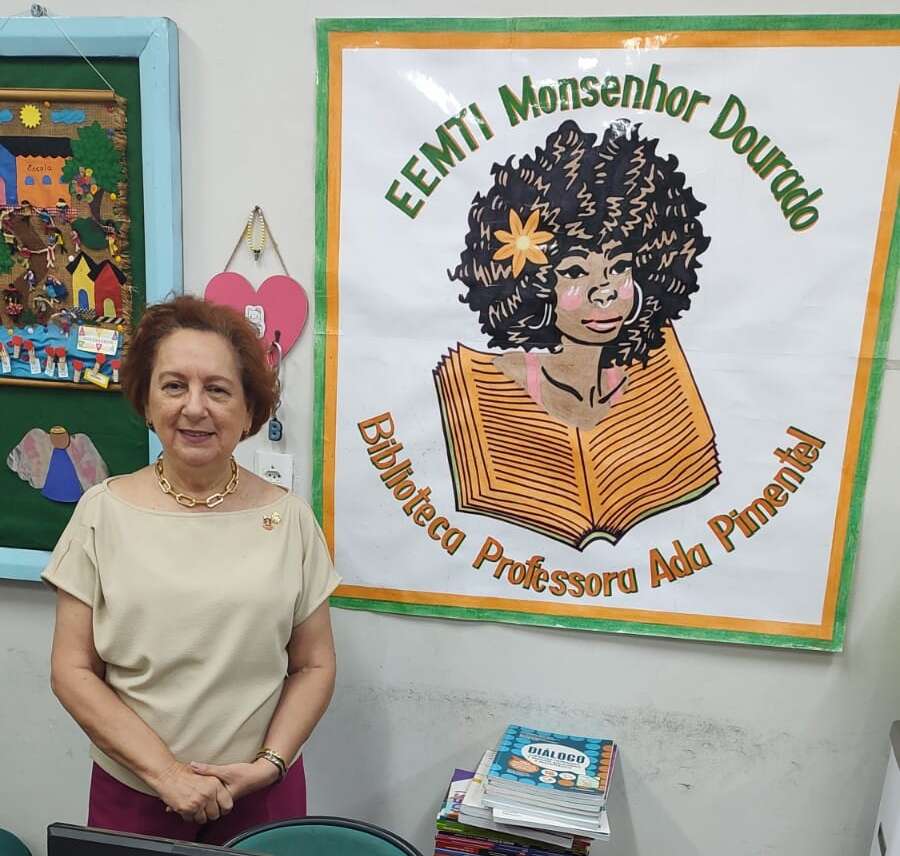Presidente do CEE visita EEMTI Monsenhor Dourado, conversa com alunos e conhece biblioteca que leva seu nome