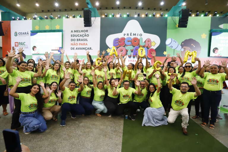 Prêmio Escola Nota 10: Governo do Ceará entrega 434 premiações para escolas públicas