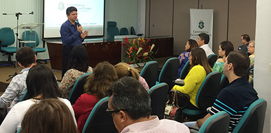 CGE apresenta relatórios de Ouvidoria e Transparência 2015 em reunião da Rede de Controle Social