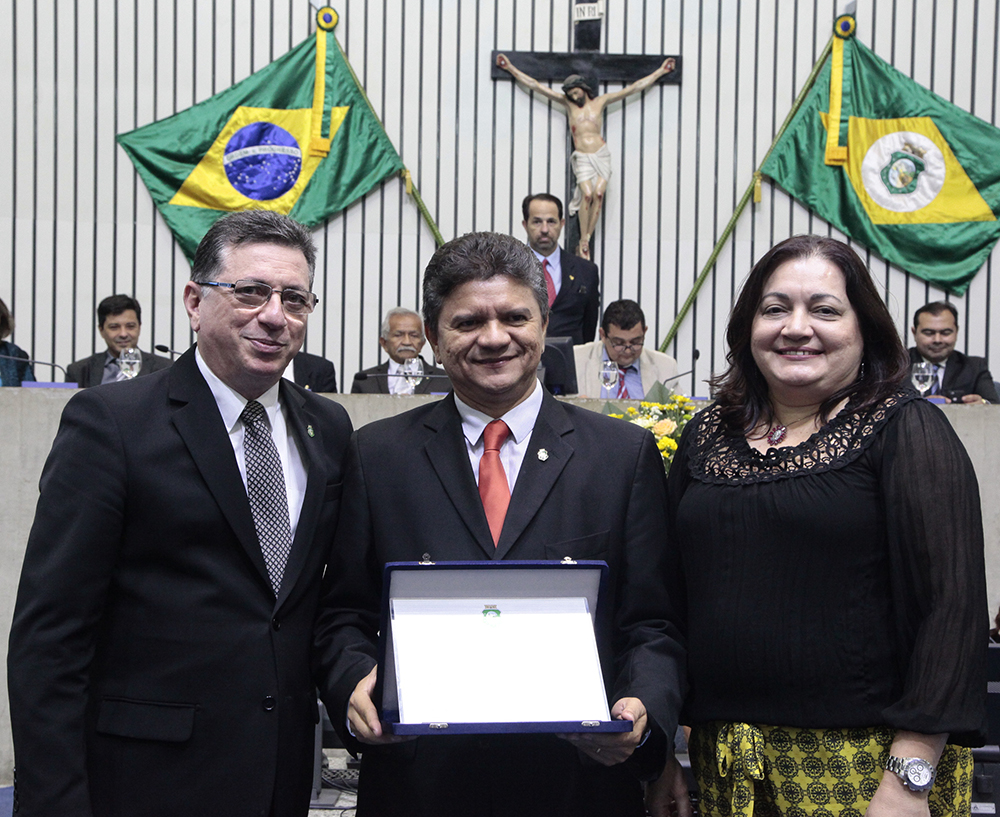 Secretário adjunto recebe homenagem em solenidade na Assembleia Legislativa