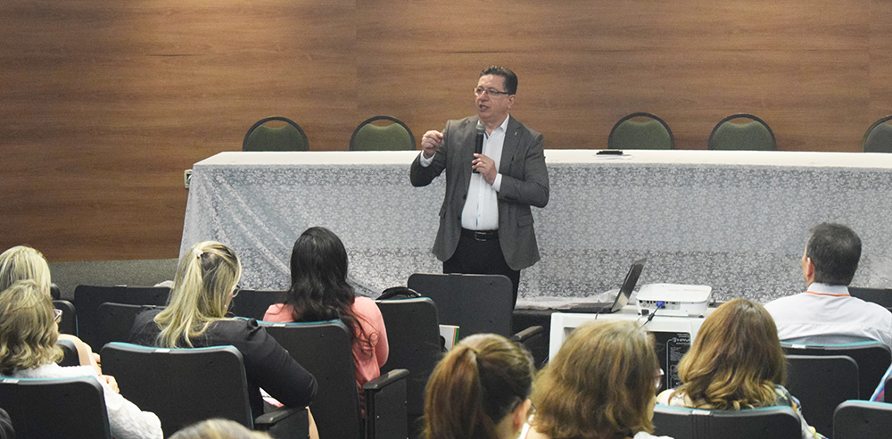 Funcionalidades do Sistema de Relacionamento com o Cidadão são apresentadas durante reunião na SDA