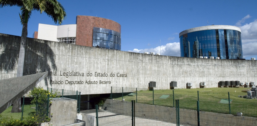 Secretário de Estado Chefe da CGE recebe homenagem pelo Dia do Ouvidor