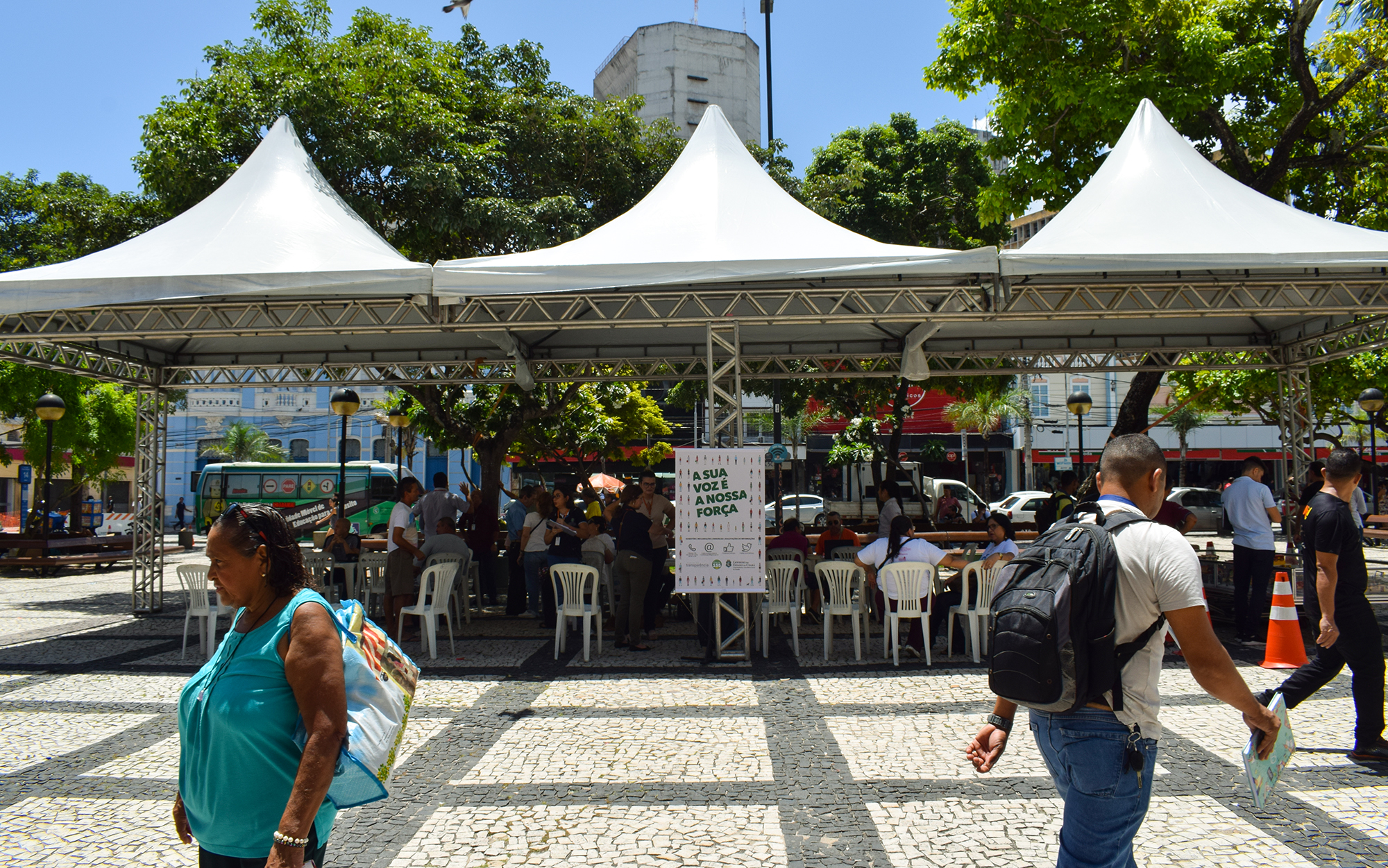 Participação e cidadania: Ouvidoria na Praça realiza prestação de serviços à população