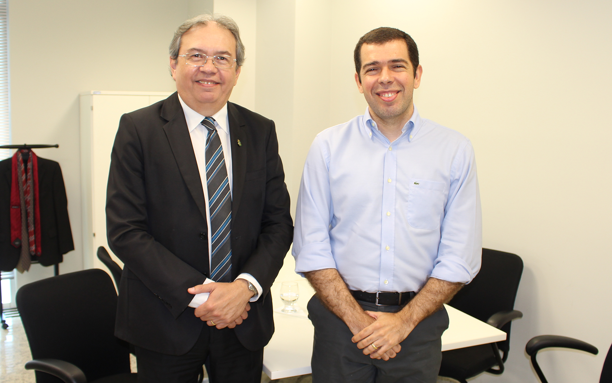 Secretário da CGE realiza visita institucional ao ouvidor do TCE