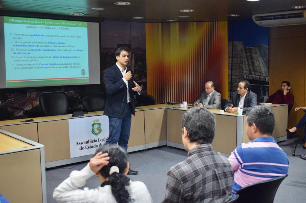Ceará Transparente é apresentado para servidores na AL