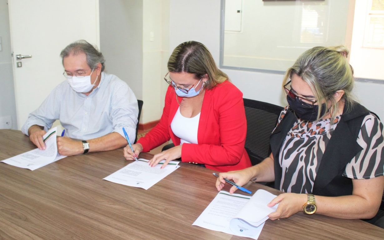 CGE assina acordo de cooperação técnica com a Controladoria e Ouvidoria Geral do Município de Aracati