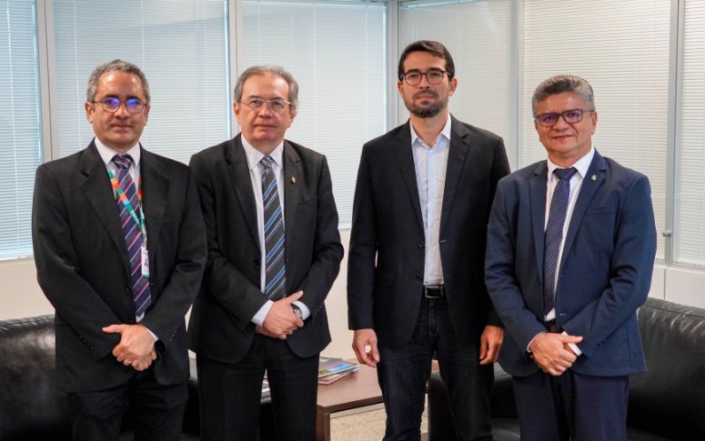 CGE e TCE alinham diretrizes para atuação conjunta em 2024
