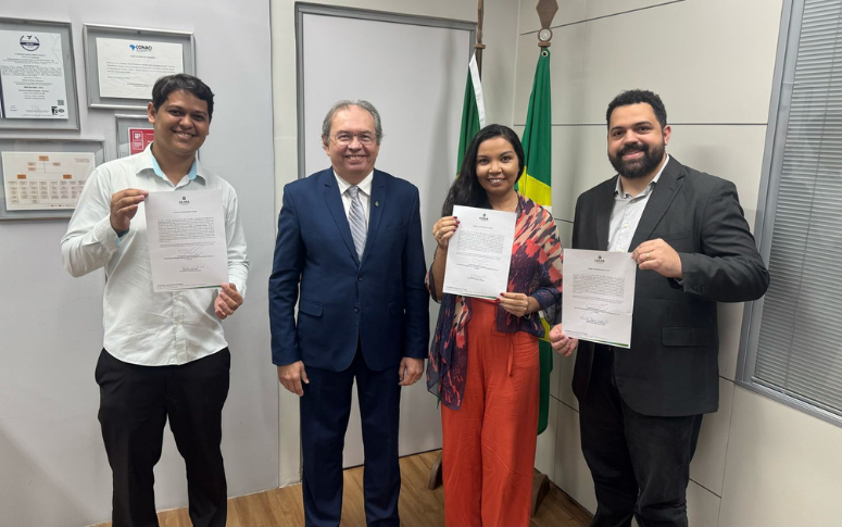 CGE dá posse a mais três auditores de controle interno aprovados no concurso do órgão