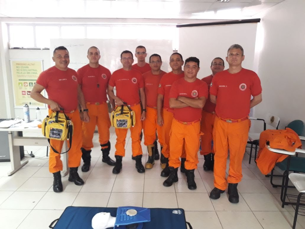 Colégio dos Bombeiros é a Primeira Escola Pública Estadual a dispor do Desfibrilador Automático Externo (DEA)