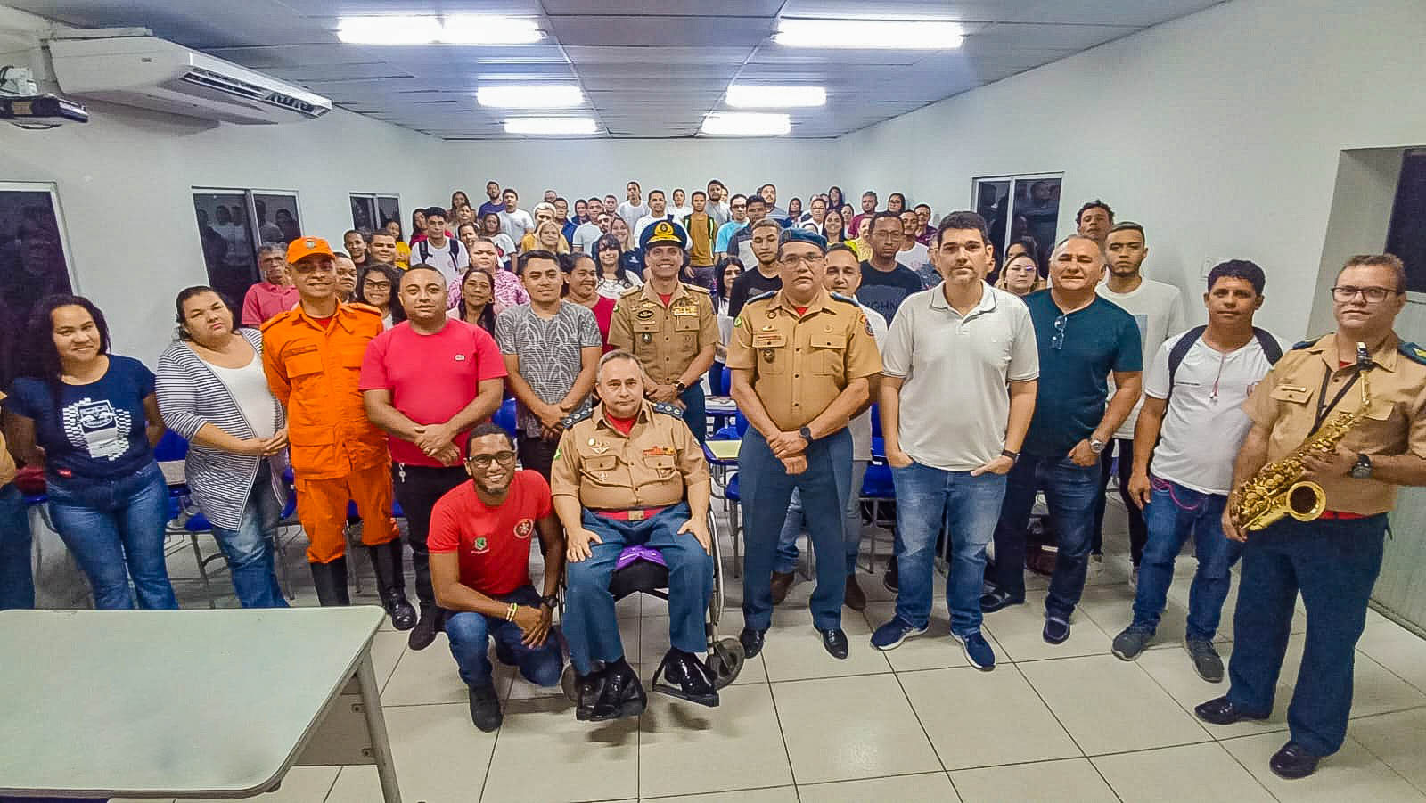 EJA promove aula inaugural de nova turma