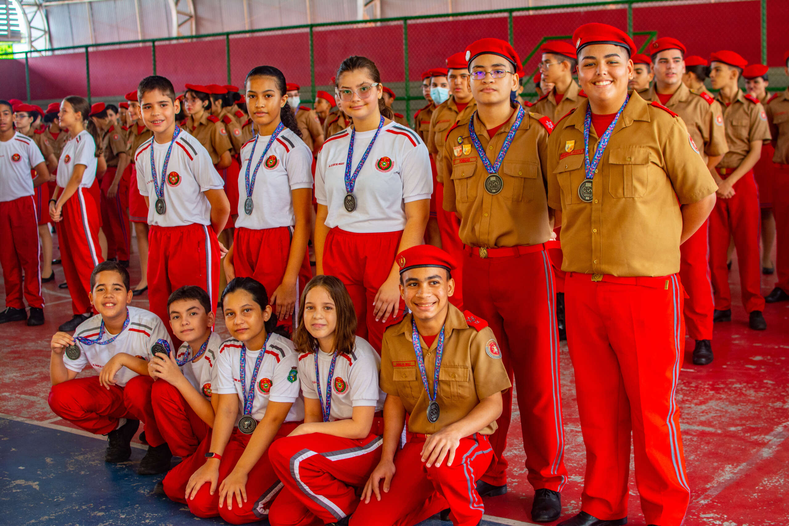 Alunos do CMCB recebem medalhas da OBRL