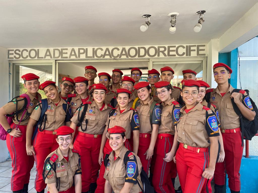 Comitiva do CMCB visita a Escola de Aplicação de Recife