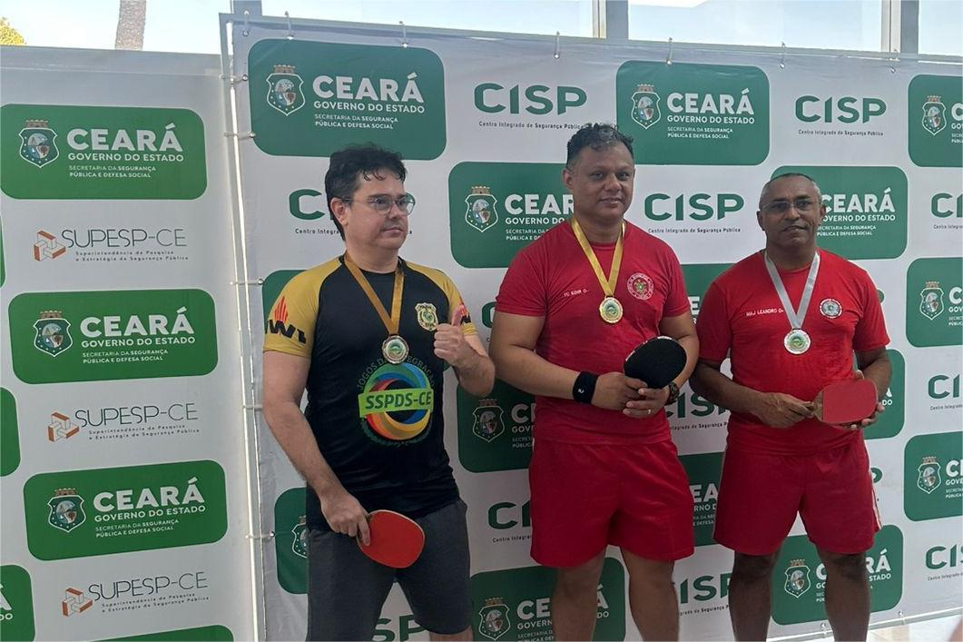 Oficiais do Corpo de Bombeiros ganham medalhas de ouro e prata no tênis de mesa