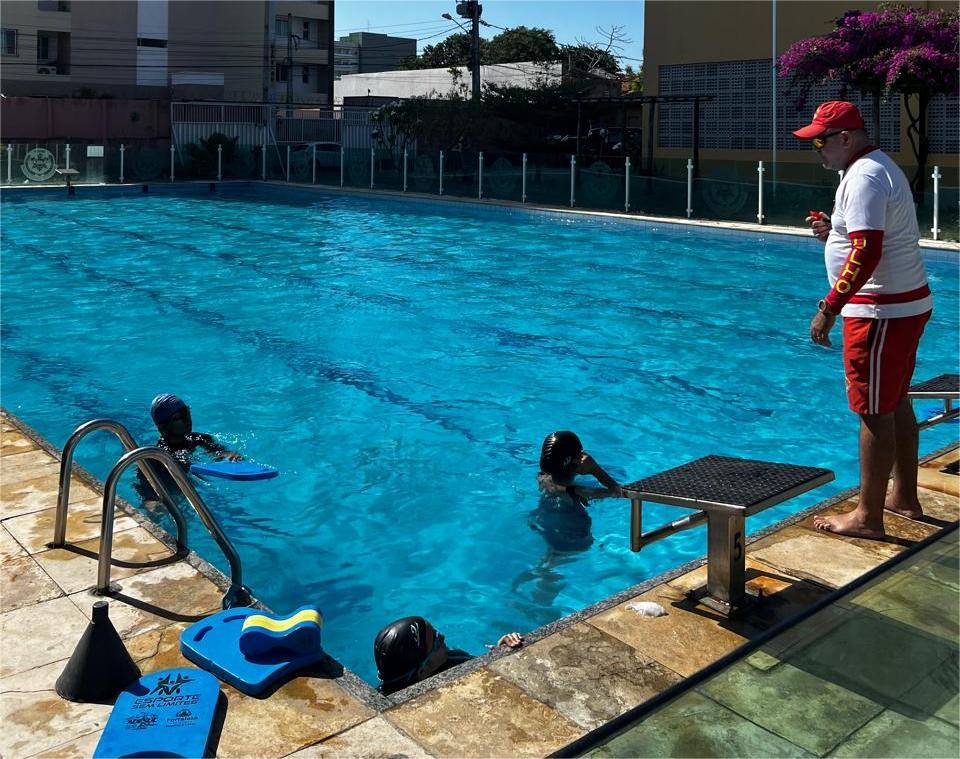 Colégio dos Bombeiros inscreve interessados nas escolinhas esportivas