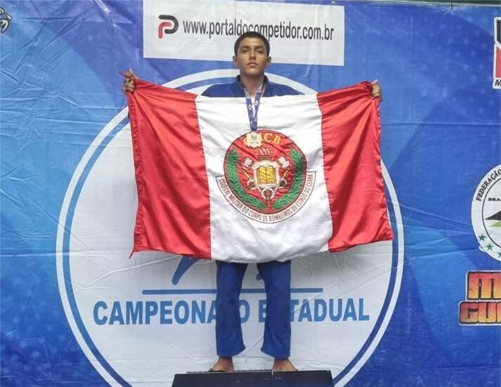 Aluno do CMCB conquista 1º lugar no Campeonato Estadual de Jiu-Jitsu