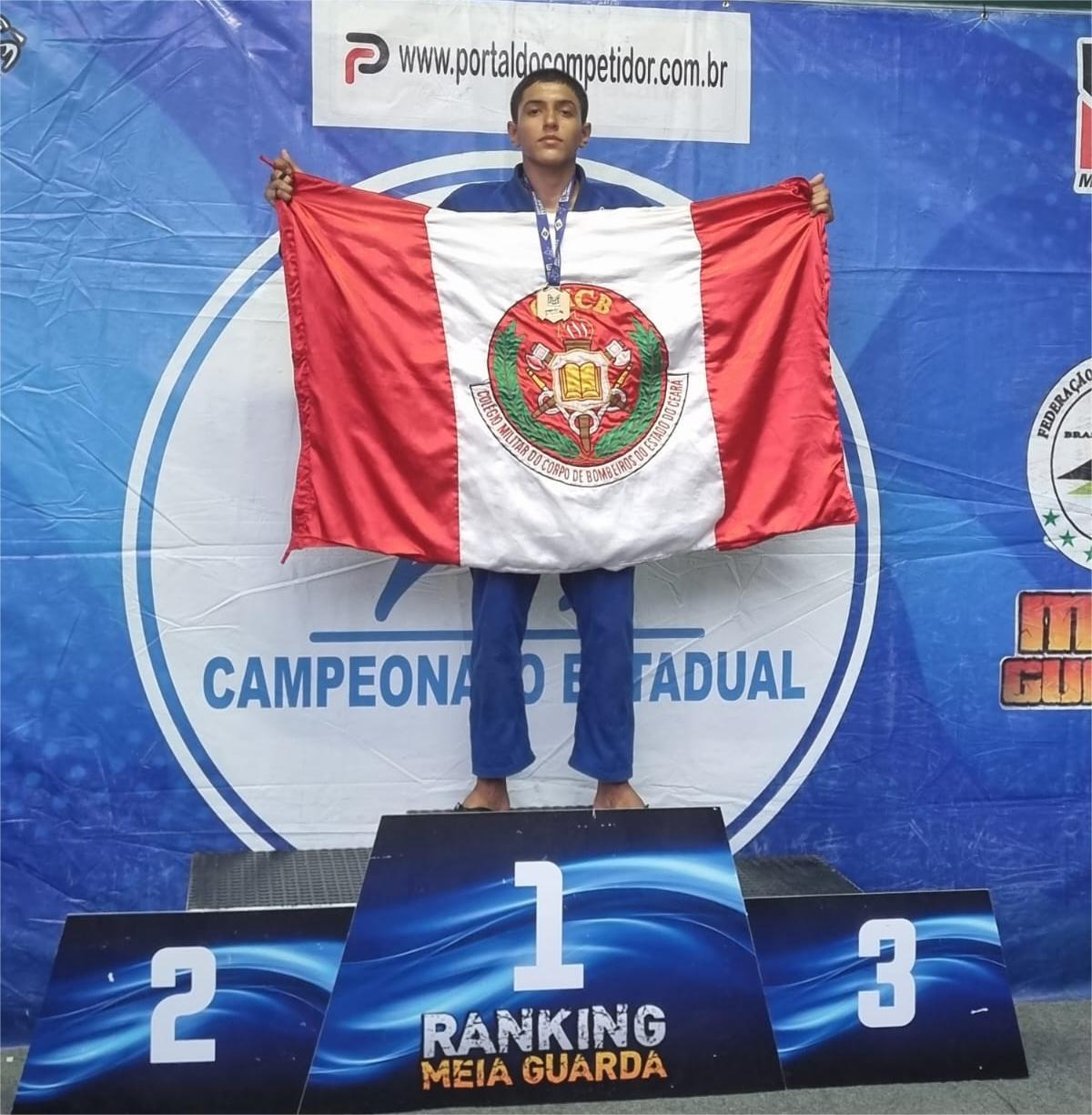 Aluno do CMCB conquista 1º lugar no Campeonato Estadual de Jiu-Jitsu