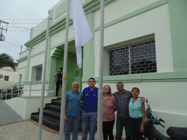 7ª CREDE realiza momento “simbólico” à Agenda 22 com hasteamento de bandeira branca