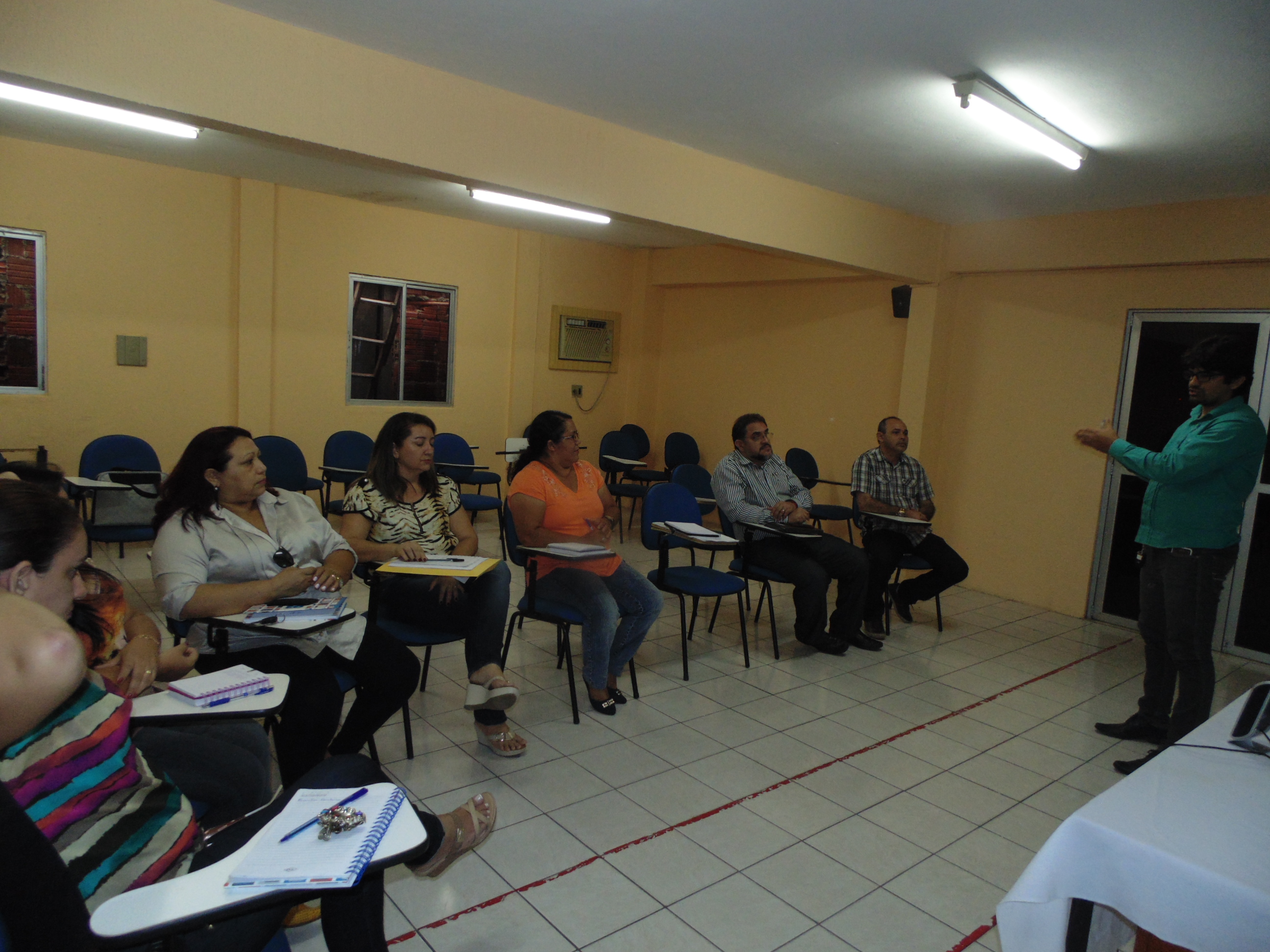 7ª Crede dialoga com prefeito de Canindé sobre melhoria de estradas