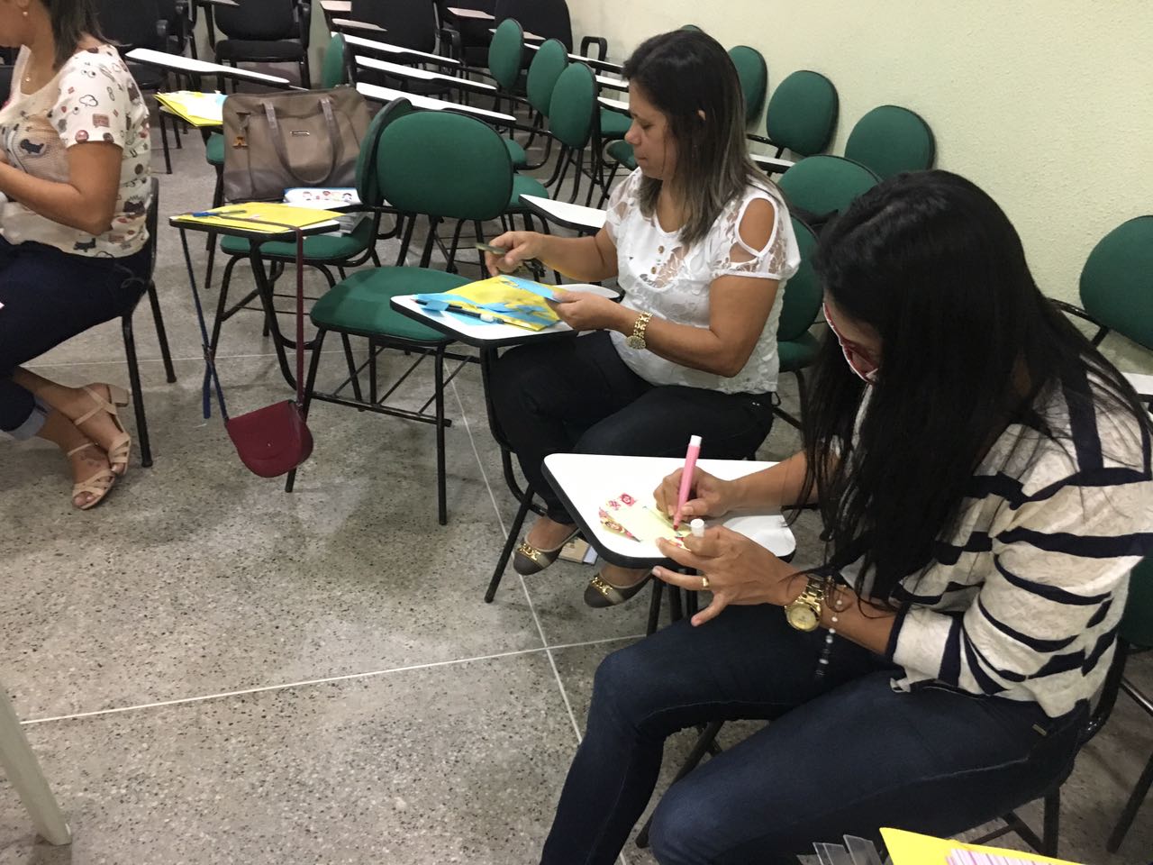 No dia 21-03 aconteceu no Auditório da CREDE 07 Formação dos Municípios Não Prioritários sendo eles: Caridade, General Sampaio, Itatira e Santa Quitéria. Na ocasião, foi trabalhado a coleção do 1º ano MAIS PAIC Vamos Passear na Escrita, Apresentação da C
