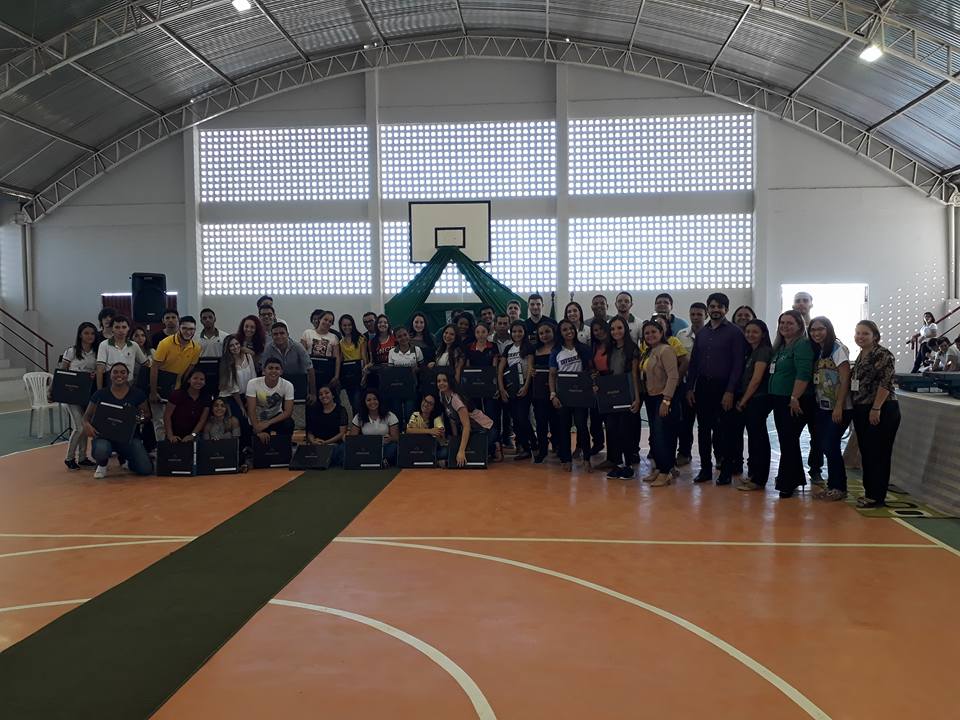 CREDE 7 realiza entrega de computadores notebooks aos estudantes da EEEP José Vidal Alves