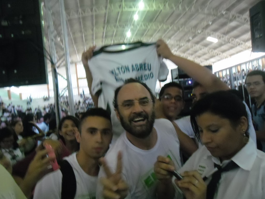 ALUNOS DA ESCOLA PROF. MILTON ABREU EMPOLGAM PACHECÃO