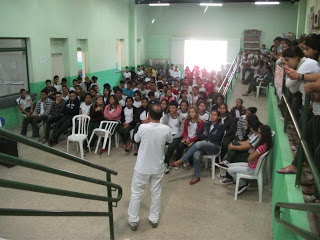 ESCOLA PROF. MILTON FAÇANHA ABREU HOMENAGEIA PAIS E ESTUDANTES.