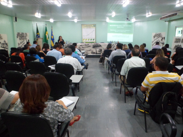 10ª CREDE REALIZA ENCONTRO REGIONAL COM PREFEITOS, SECRETÁRIOS DE EDUCAÇÃO e EQUIPE