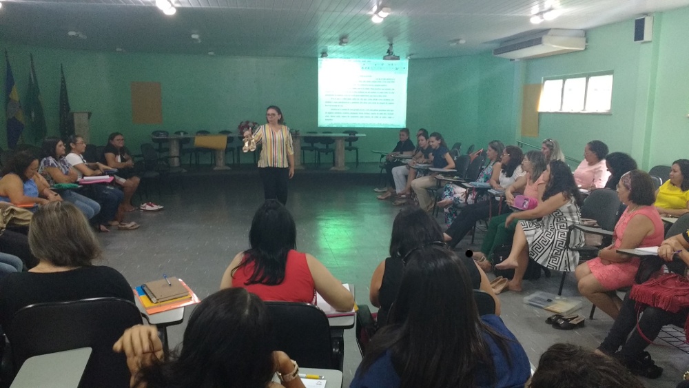 CREDE 10 REALIZA FORMAÇÕES DO PROGRAMA MAIS PAIC