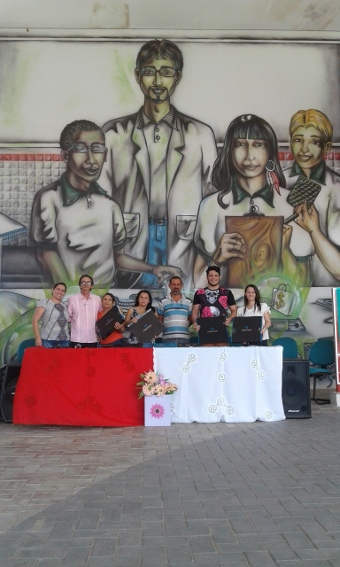EEEP Maria Altair Américo Sabóia Realizou Nesta Quarta-Feira à Entrega dos Computadores para os Alunos que Tiveram Melhores Notas no SPAECE 2014