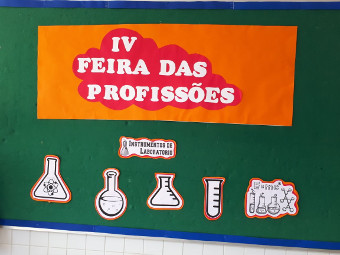 A EEEP Maria Altair Américo Sabóia realiza neste dia 1º de Dezembro de 2017 a IV Feira das Profissões