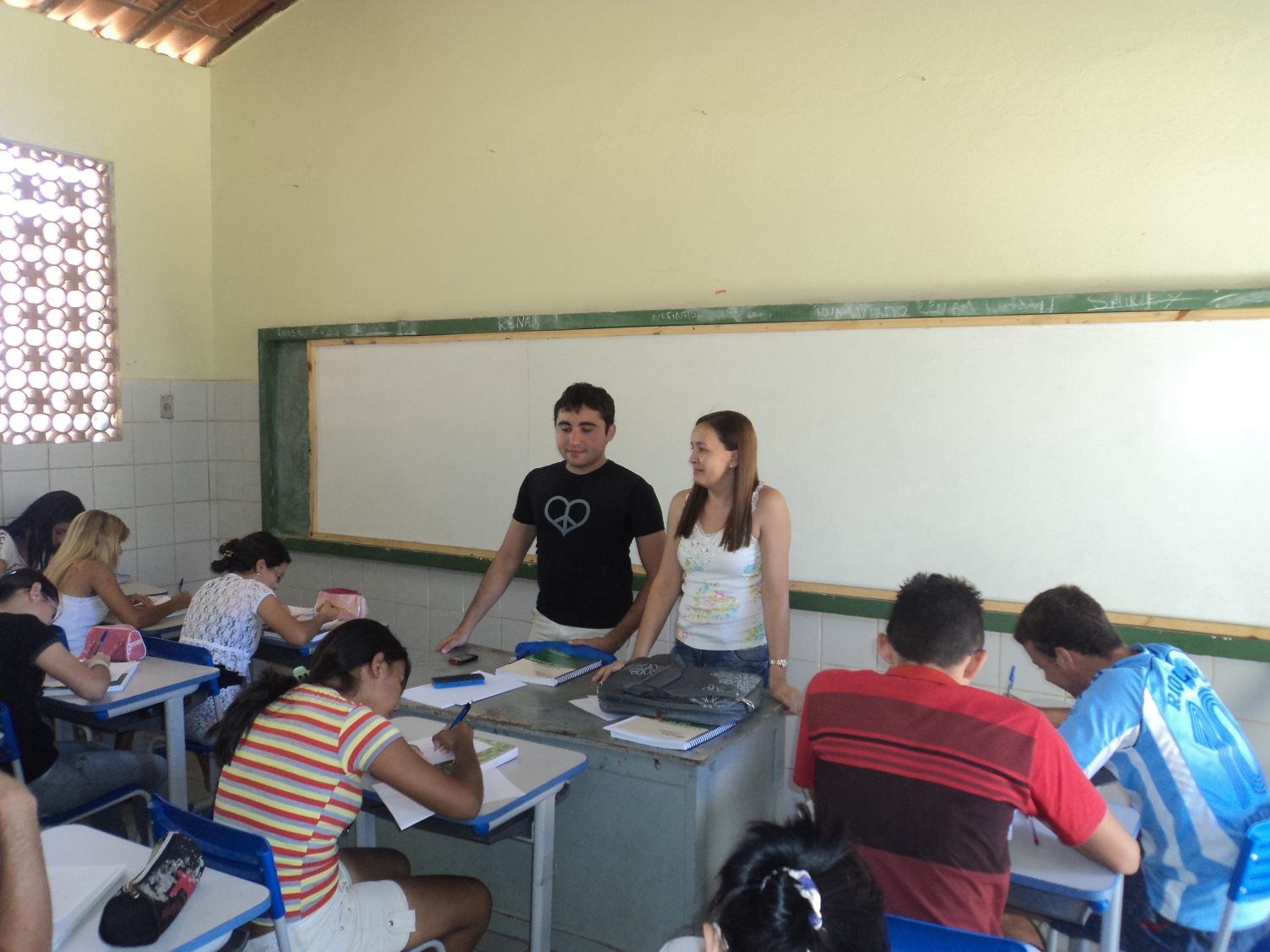 ESCOLA MARECHAL DE PIQUET CARNEIRO REALIZA AULÃO DO ENEM PARA ALUNOS DE ENSINO MÉDIO -SENADOR POMPEU -CE